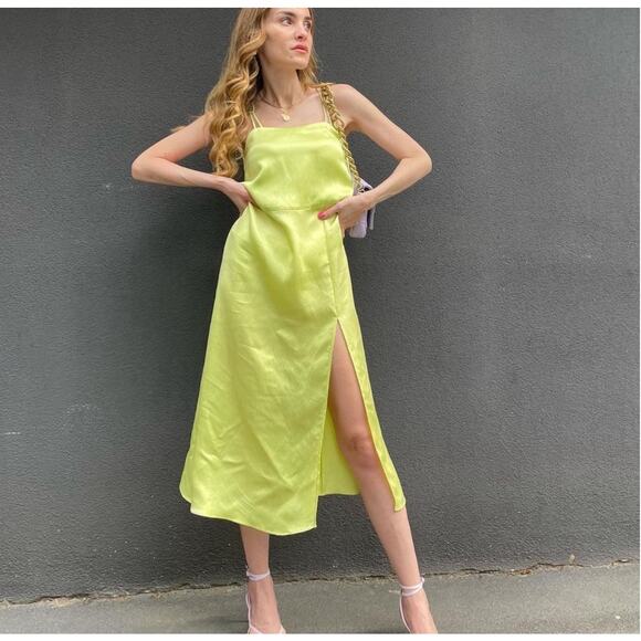 ZARA BLOGGER FAVORITE SATIN MIDI FLOWY DRESS - Picture 2 of 14